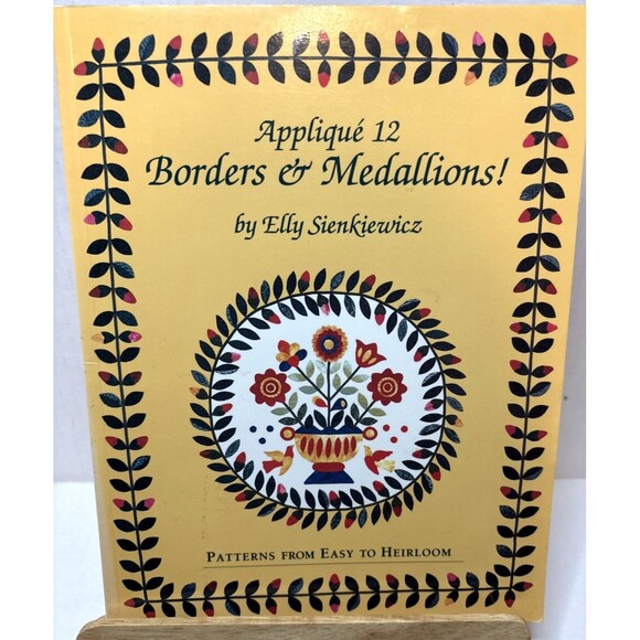 Applique 12 Borders and Medallions! : Patterns from Easy to Heirloom,   Book - Picture 1 of 9